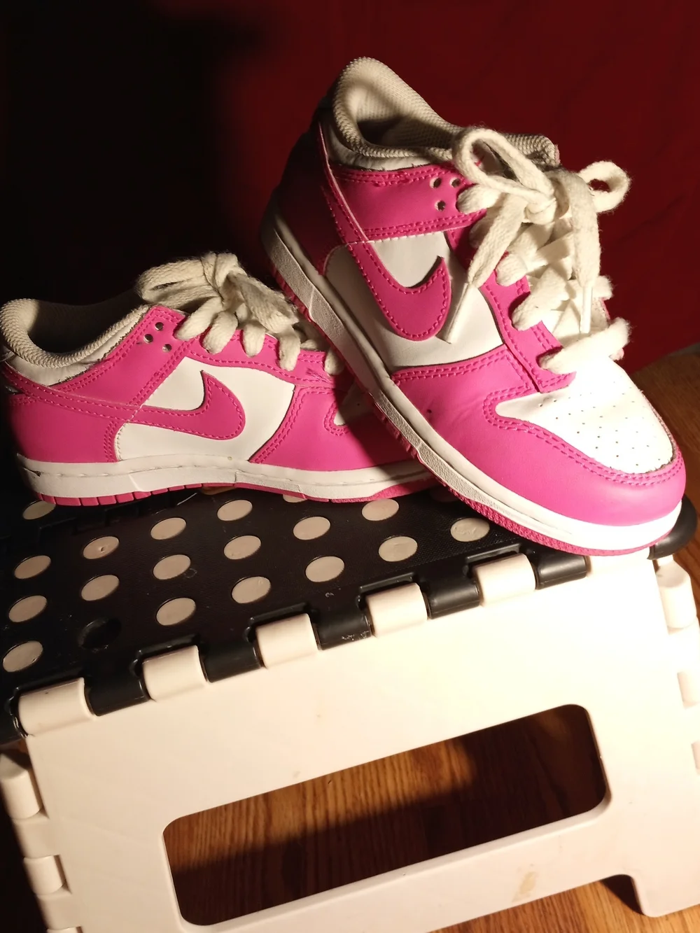 Nike Kids Low-Top Sneakers - White & Pink